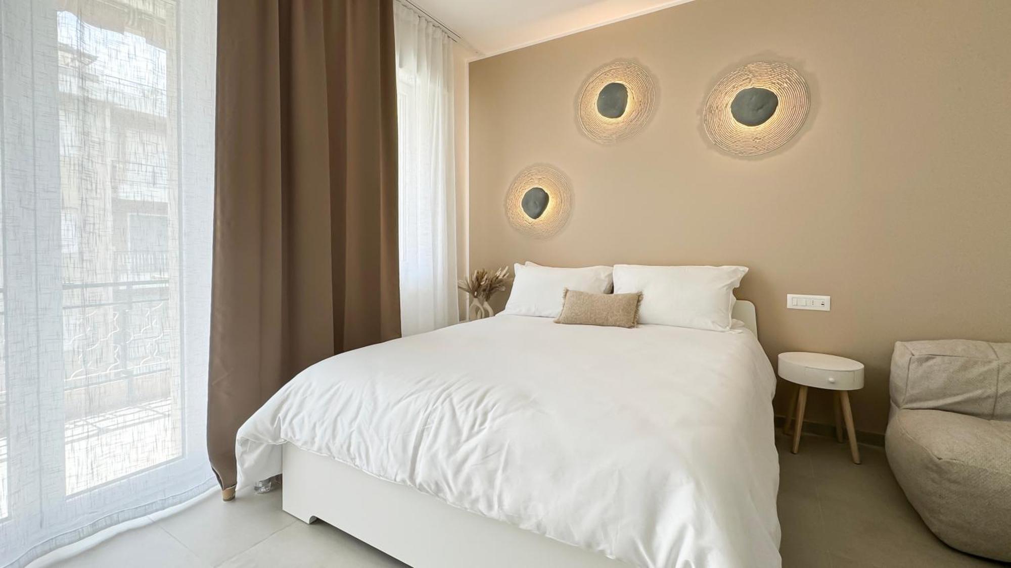 Casa Febo, In Centro Con Parcheggio Privato A 200 Mt Dal Mare Hotel Bordighera Eksteriør billede