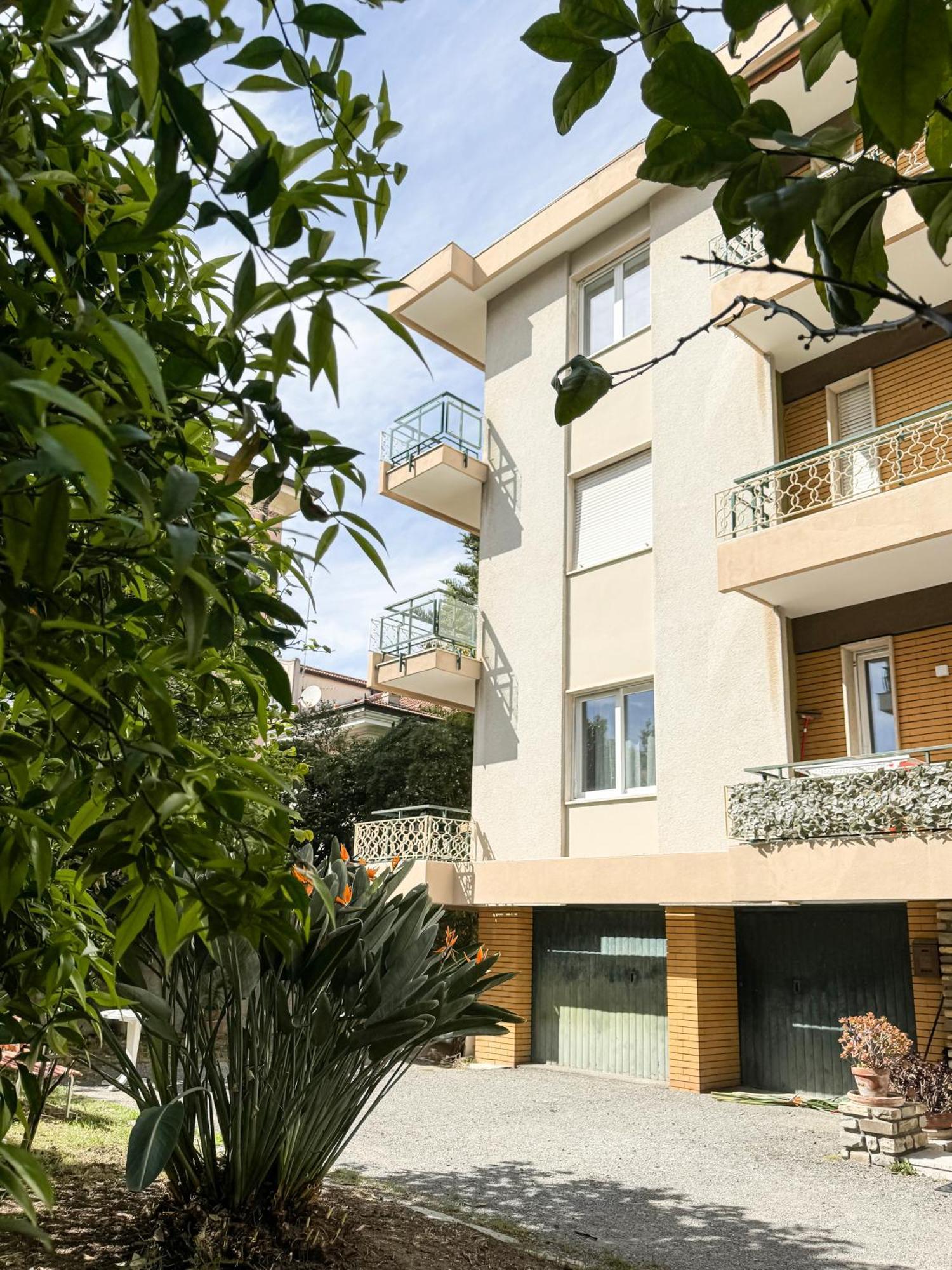 Casa Febo, In Centro Con Parcheggio Privato A 200 Mt Dal Mare Hotel Bordighera Eksteriør billede